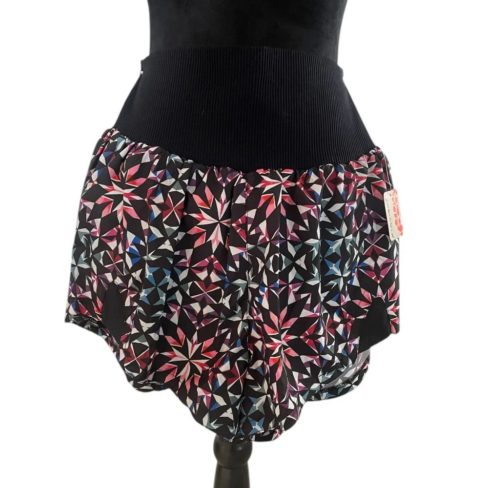 Free people Carpe Diem Printed multi colored shorts,high waist, Medium - Picture 6 of 6